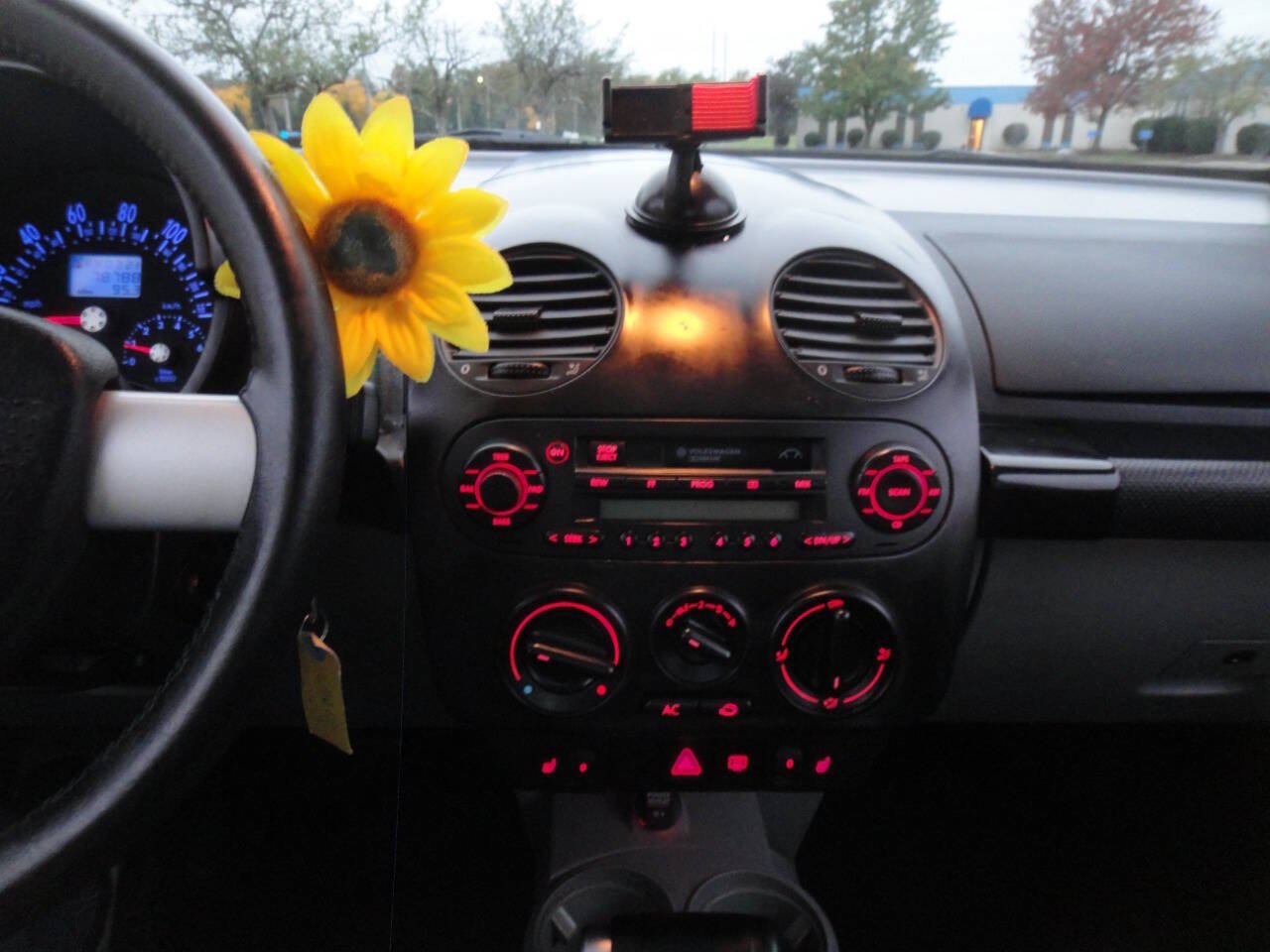 Used 2003 Volkswagen Beetle GLS FWD image 11