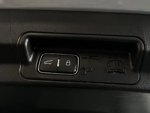 Used 2025 Ford Explorer Platinum w/ LUX Leather Package image 32