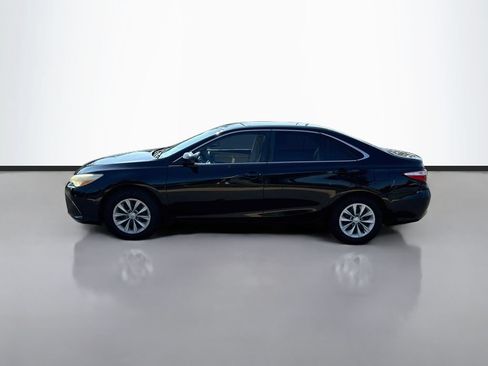 Used 2015 Toyota Camry LE FWD image 4