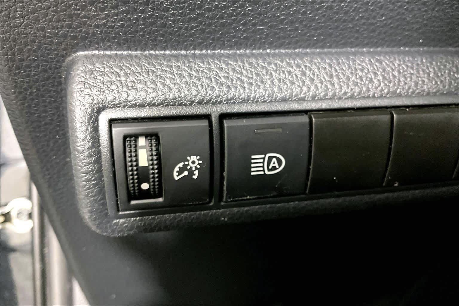 Used 2021 Toyota Corolla SE FWD image 29