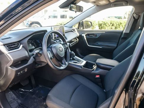 Used 2025 Toyota RAV4 LE AWD/4WD image 16