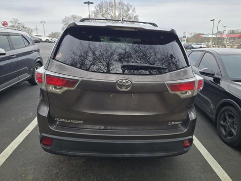 Used 2016 Toyota Highlander Plus image 4