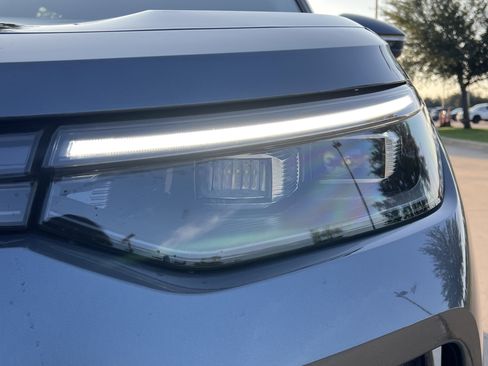 Certified 2025 Volkswagen Tiguan S FWD image 6