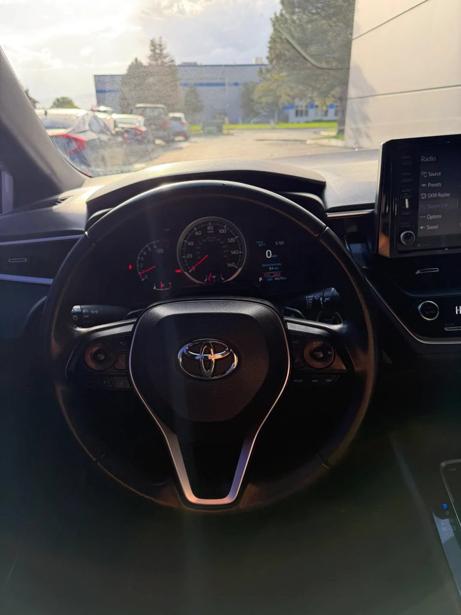 Used 2022 Toyota Corolla SE w/ SE Premium Package FWD image 14
