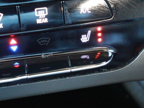 Used 2023 Buick Envision Essence image 16