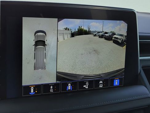 Used 2022 Chevrolet Tahoe LT w/ Luxury Package AWD/4WD image 22