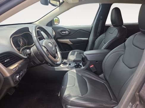 Used 2018 Jeep Cherokee Limited AWD/4WD image 9