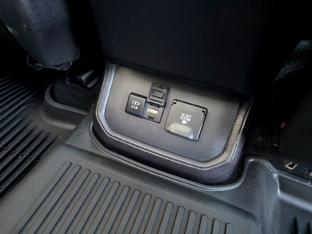 Used 2020 Toyota Highlander Platinum AWD/4WD image 15