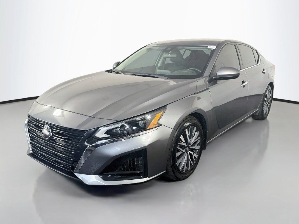 Used 2023 Nissan Altima 2.5 SV FWD image 4