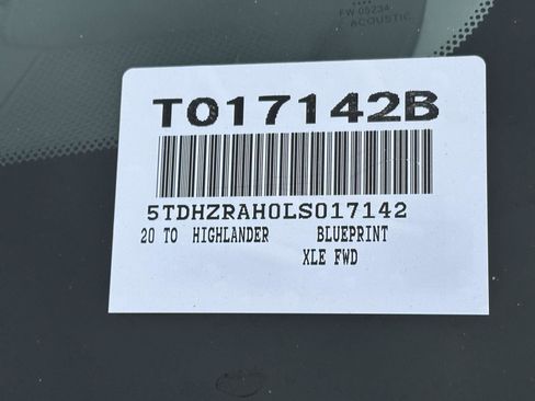 Used 2020 Toyota Highlander XLE image 14