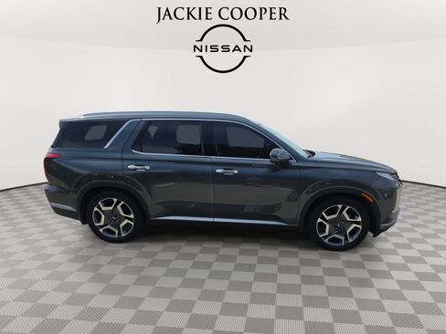 Used 2023 Hyundai Palisade SEL w/ Premium Package AWD/4WD image 4