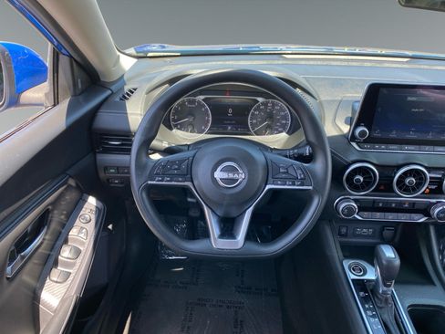 Used 2024 Nissan Sentra SV FWD image 12