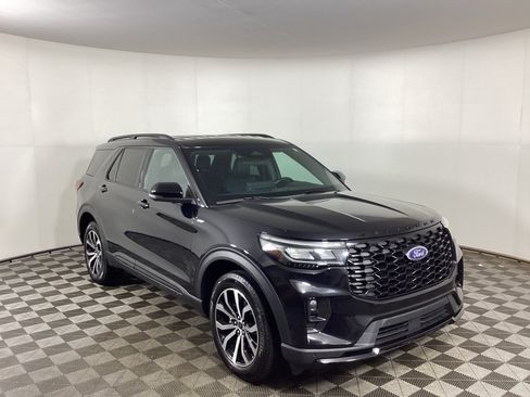 Used 2025 Ford Explorer ST-Line AWD/4WD image 1