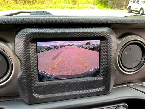 Used 2020 Jeep Wrangler Unlimited Sport AWD/4WD image 19