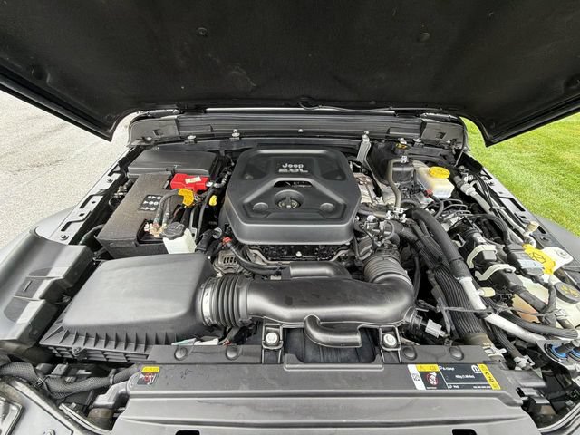 Used 2022 Jeep Wrangler Sport AWD/4WD image 14