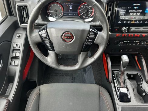 Used 2025 Nissan Frontier PRO-4X AWD/4WD image 17