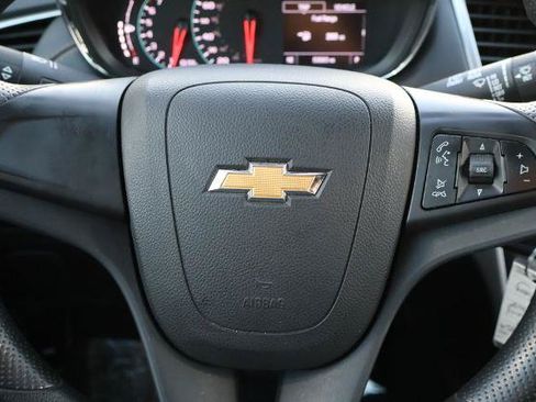 Used 2021 Chevrolet Trax LS AWD/4WD image 20