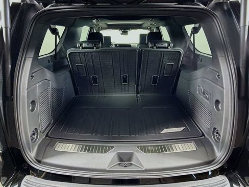 New 2026 Chevrolet Suburban High Country AWD/4WD image 24