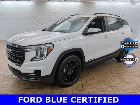 Used 2022 GMC Terrain SLE w/ Driver Convenience Package image 3