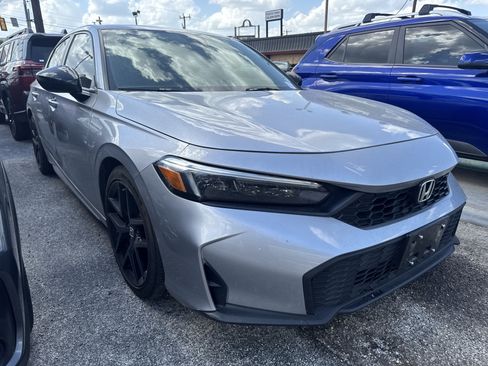 Used 2025 Honda Civic Sport image 4