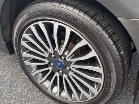 Used 2017 Ford Fusion Titanium image 19