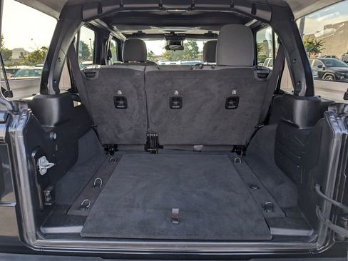 Used 2024 Jeep Wrangler Unlimited Sport AWD/4WD image 12