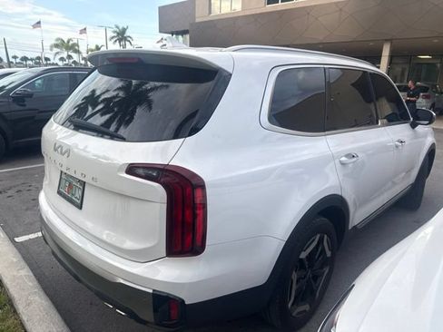 Used 2025 Kia Telluride S FWD image 5