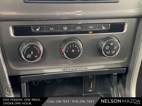 Used 2017 Volkswagen Golf Alltrack S image 33