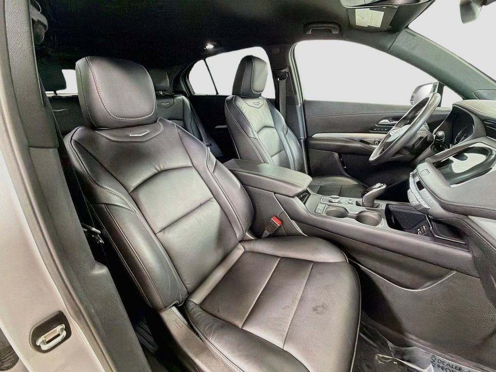 Used 2022 Cadillac XT4 Premium Luxury w/ Safety Alert Package AWD/4WD image 29