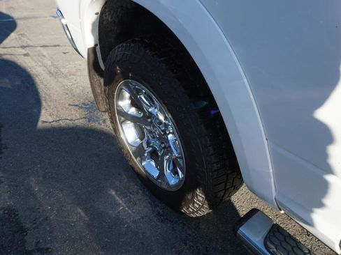 Used 2017 RAM 1500 Laramie w/ Convenience Group image 4