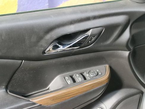 Used 2018 GMC Acadia SLE AWD/4WD image 15