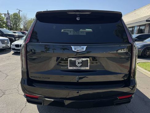 Used 2023 Cadillac Escalade Sport Platinum w/ LPO, ONYX Package AWD/4WD image 7