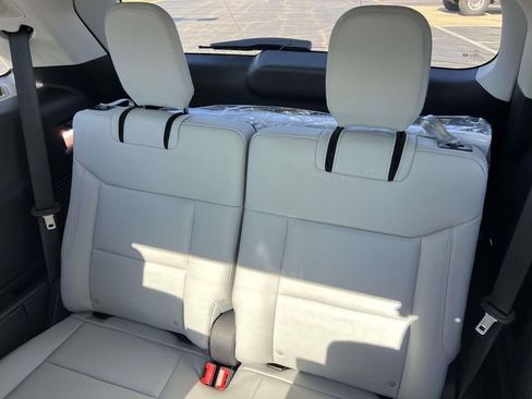 New 2026 Ford Explorer Platinum AWD/4WD image 24