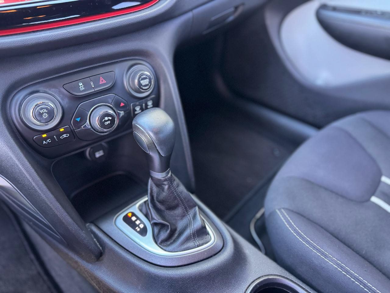 Used 2014 Dodge Dart SXT FWD image 25