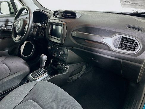 Used 2020 Jeep Renegade Latitude FWD image 28