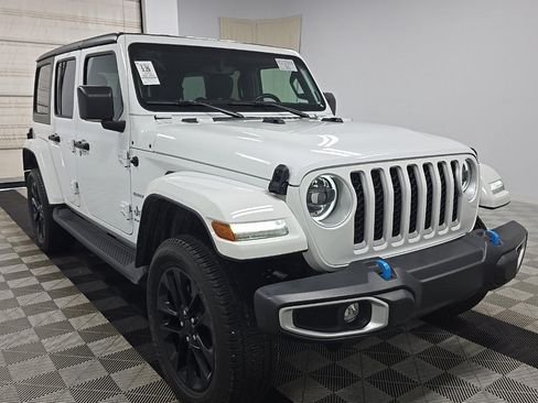 Used 2023 Jeep Wrangler Unlimited Sahara w/ Cold Weather Group AWD/4WD image 4