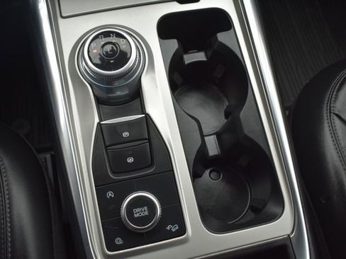 Used 2023 Ford Explorer XLT image 30