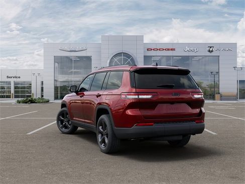 New 2025 Jeep Grand Cherokee L Altitude image 3