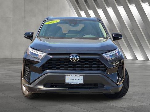 Used 2025 Toyota RAV4 XLE AWD/4WD image 9