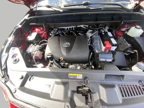 Used 2022 Toyota Highlander XLE AWD/4WD image 7