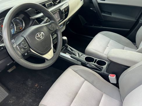 Used 2015 Toyota Corolla LE image 9