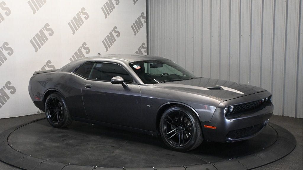 Used 2015 Dodge Challenger R/T Plus RWD image 3