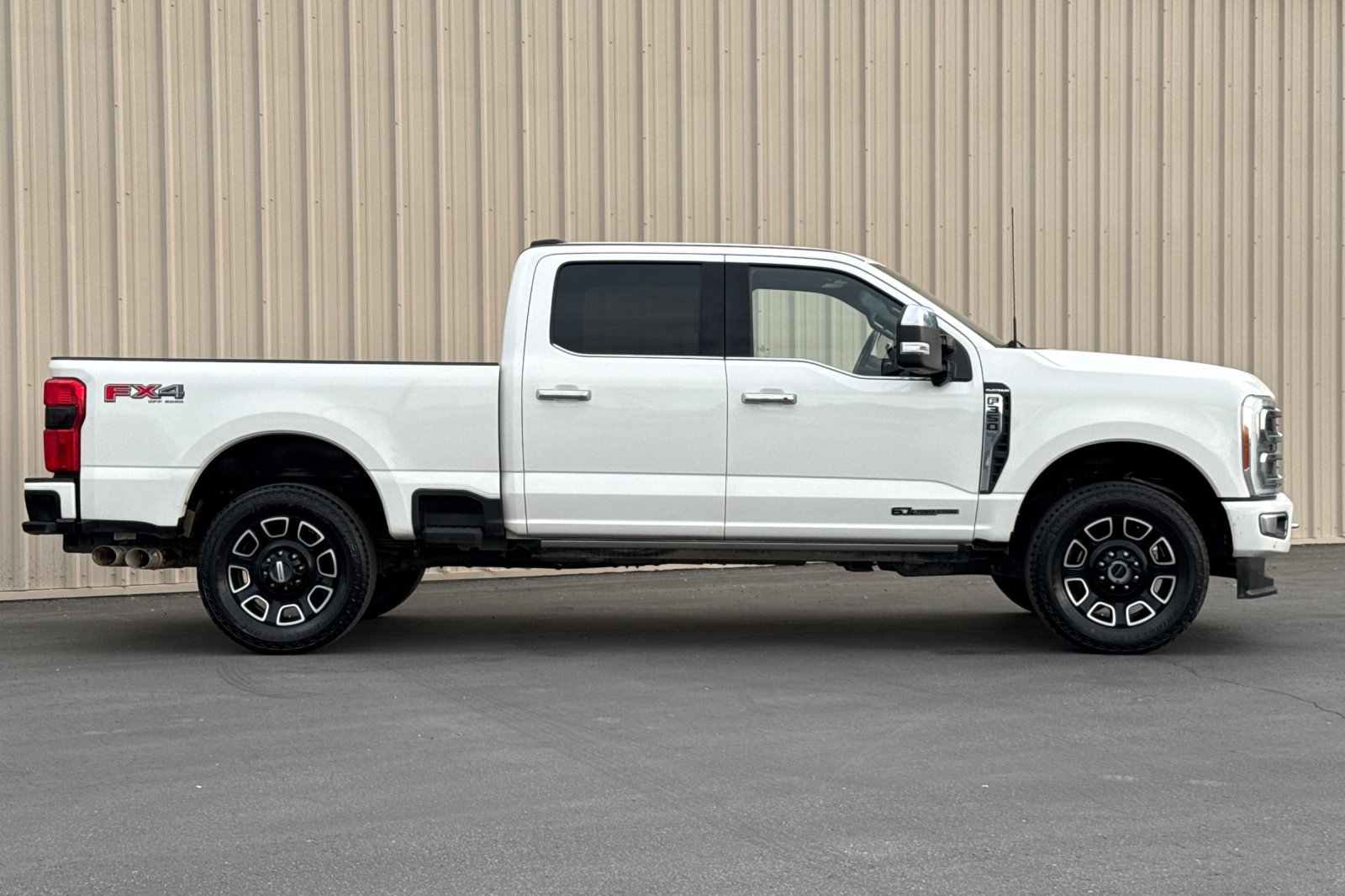 Used 2023 Ford F350 Platinum AWD/4WD image 3