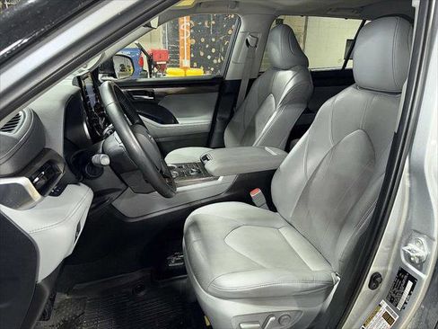 Certified 2020 Toyota Highlander Limited image 14