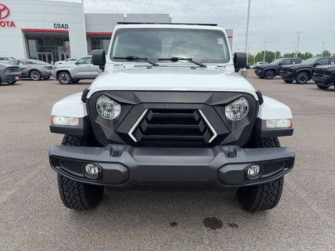 Used 2022 Jeep Gladiator Sport AWD/4WD image 8