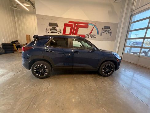 Used 2022 Chevrolet TrailBlazer LT w/ Convenience Package image 3