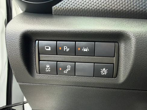 Used 2020 Nissan Kicks S FWD image 10