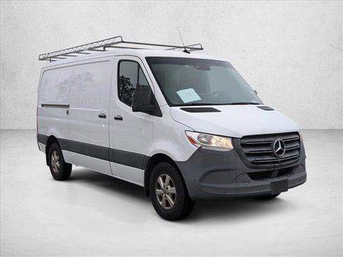 Used 2021 Mercedes-Benz Sprinter 2500 image 3