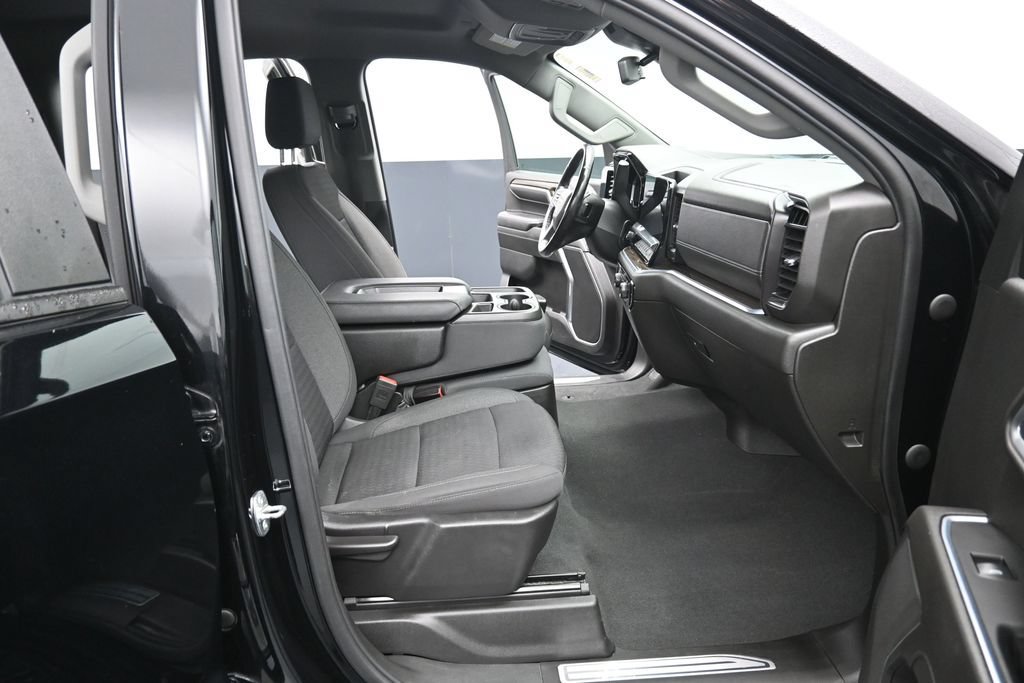 Used 2022 Chevrolet Silverado 1500 LT AWD/4WD image 31