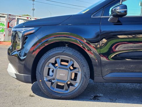 New 2026 Kia Carnival EX image 8